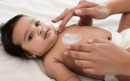 Cara Memilih Lotion Bayi untuk Newborn agar Tidak Iritasi dan Tetap Lembap
