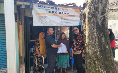 Sinergi Kebaikan: BRI Jakarta Kalimalang dan Agen BRILink Toko Danu Bagikan Sembako untuk Warga Duren Sawit