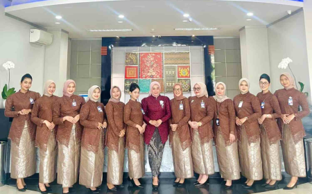 Peringati Hari Kartini, Pekerja BRI Branch Office Kalimalang Tampil Anggun dengan Busana Nasional